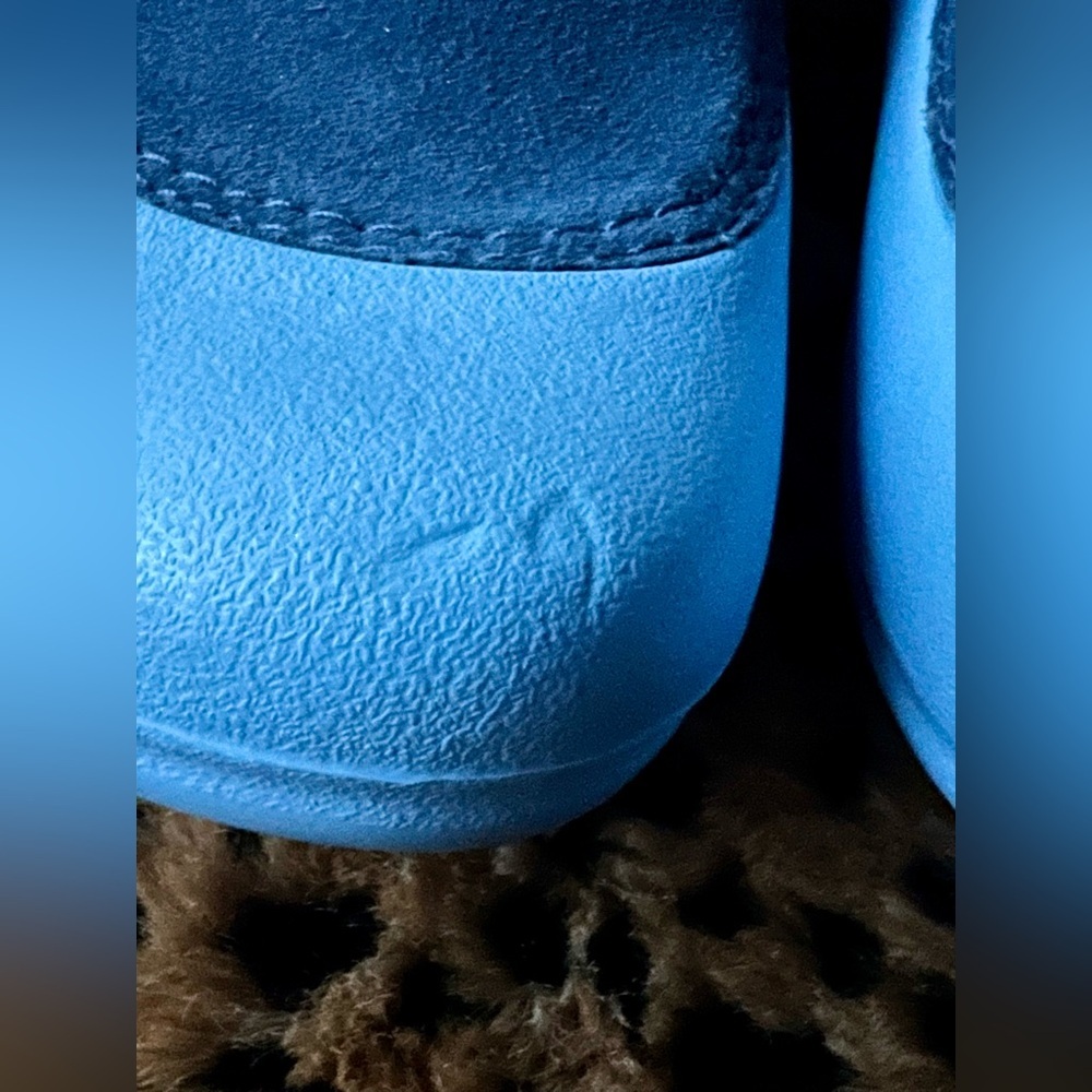 Women’s Blue Mary Jane Crocs – Size 7 - Picture 3 of 10